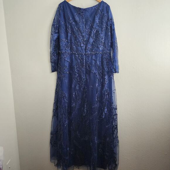 NEW Mac Duggal Navy Embellished Illusion Long Sleeve V-Neck A-Line Mesh Gown - Picture 11 of 14